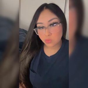 Meet your Posher, Alejandra